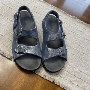 SAS Women's Metallic Blue Relaxed Sandal Size 10Good preowned condition.